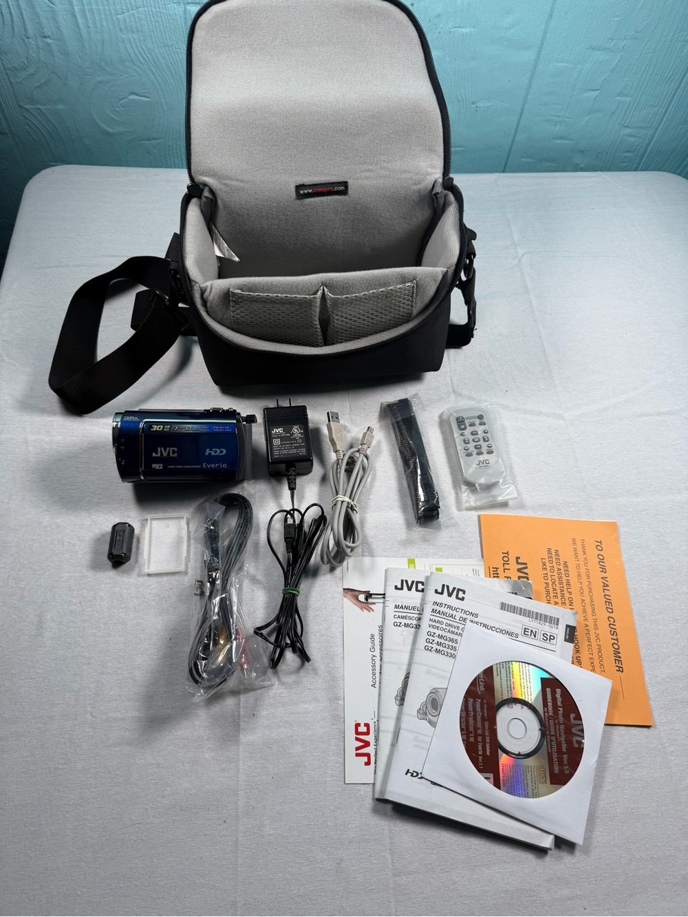 Blue HDD JVC Everio GZ-MG330 Camcorder Bundle - Complete and Fully Tested!